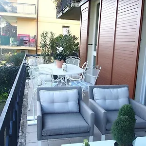  Apartment Provenzale Italien